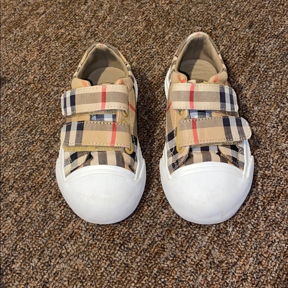 Burberry Toddler shoes 7c /23